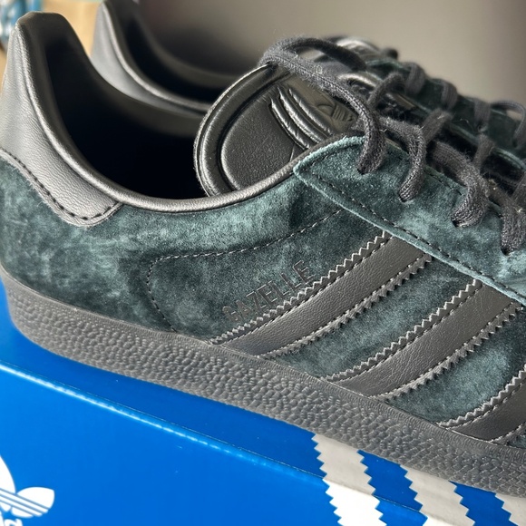 adidas gazelle - triple black men’s size 9 - Picture 3 of 6